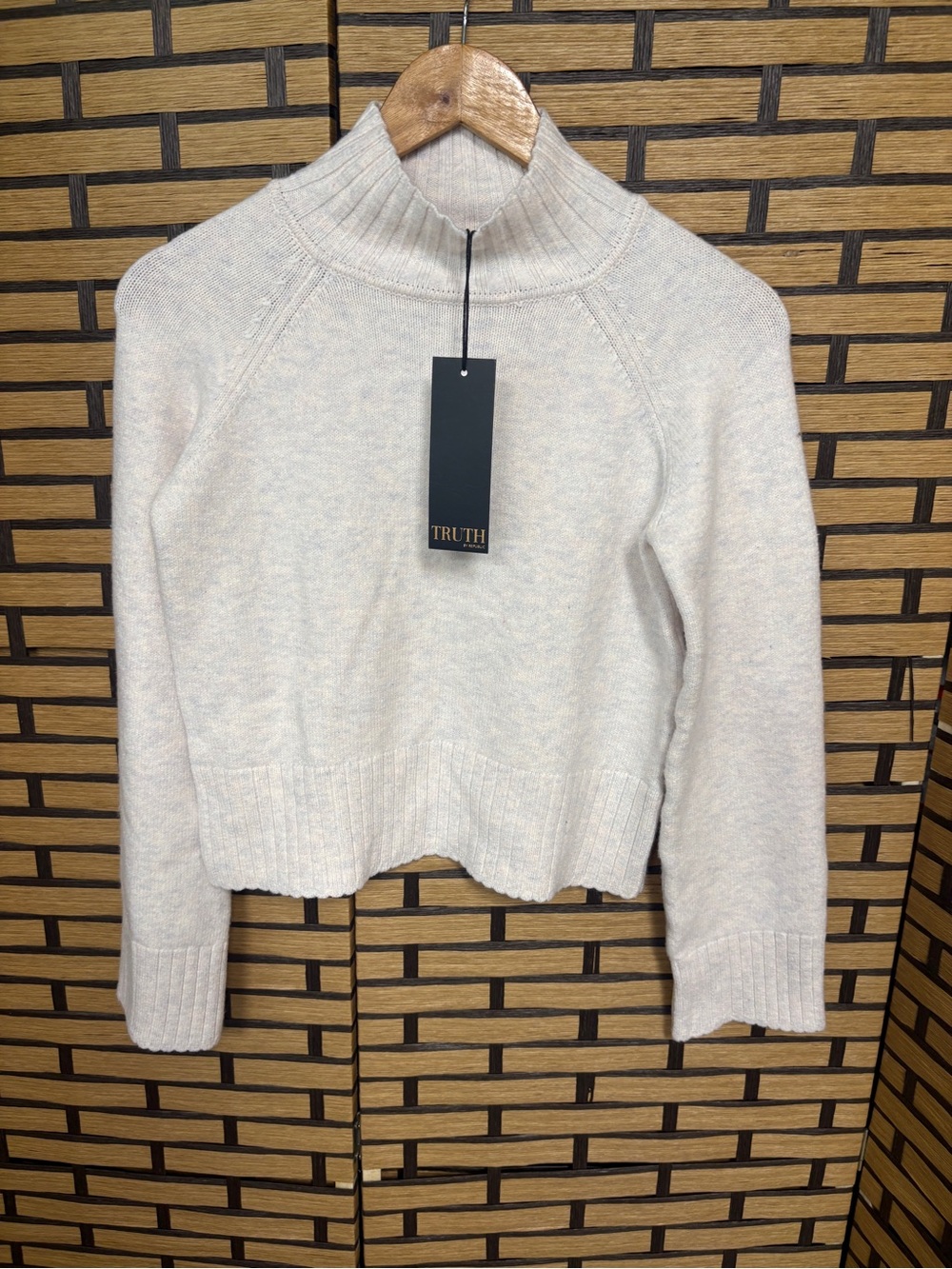 Truth tan/gray mock neck sweater size XS